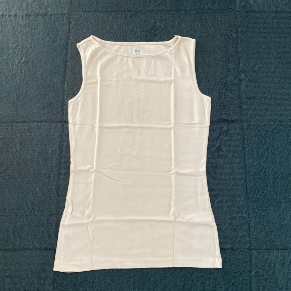Three dots top. Size S
